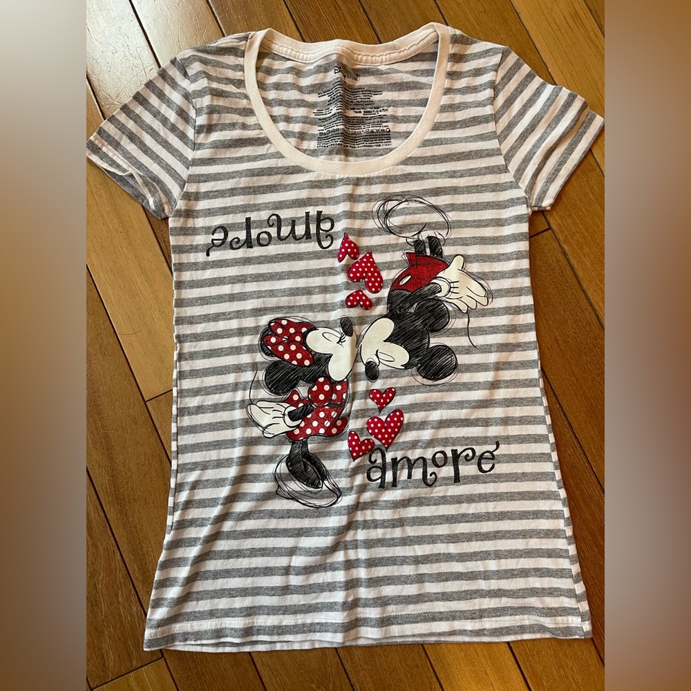 Disney Store Mickey and Minnie Mouse "Amore" grey and white Woman’s XS t-shirt.